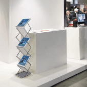 Collapsible zig zag display stand