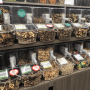 Scoop bin food dispenser for zero waste grocery shopping