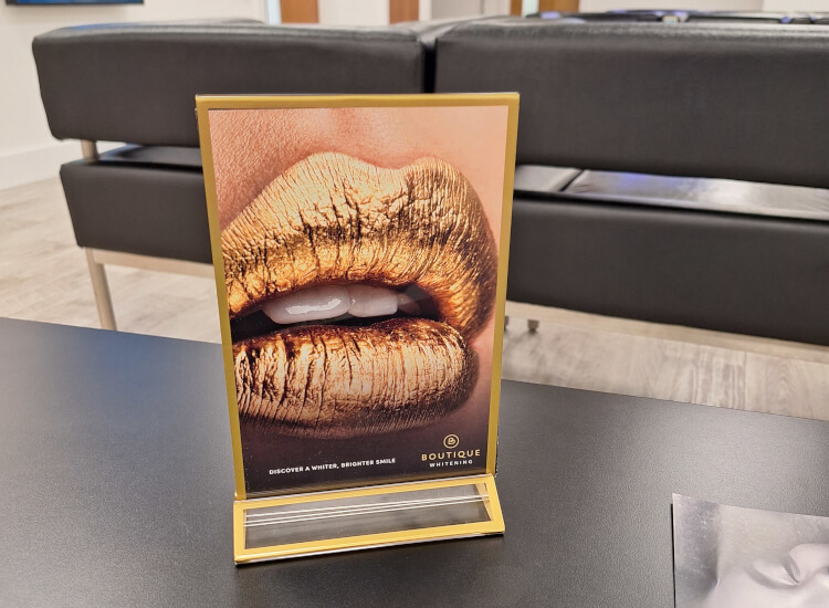 Waiting room sign for tables