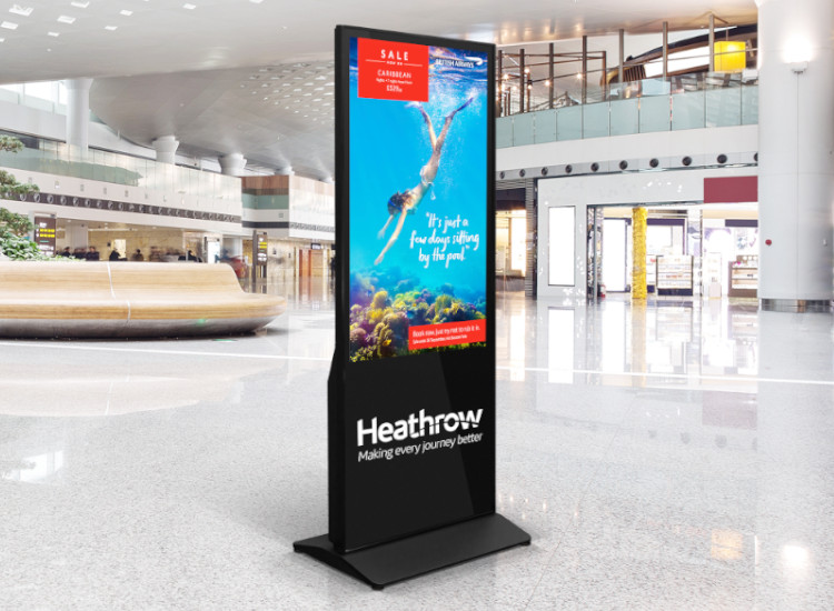 Digital signs help connect customers with online services