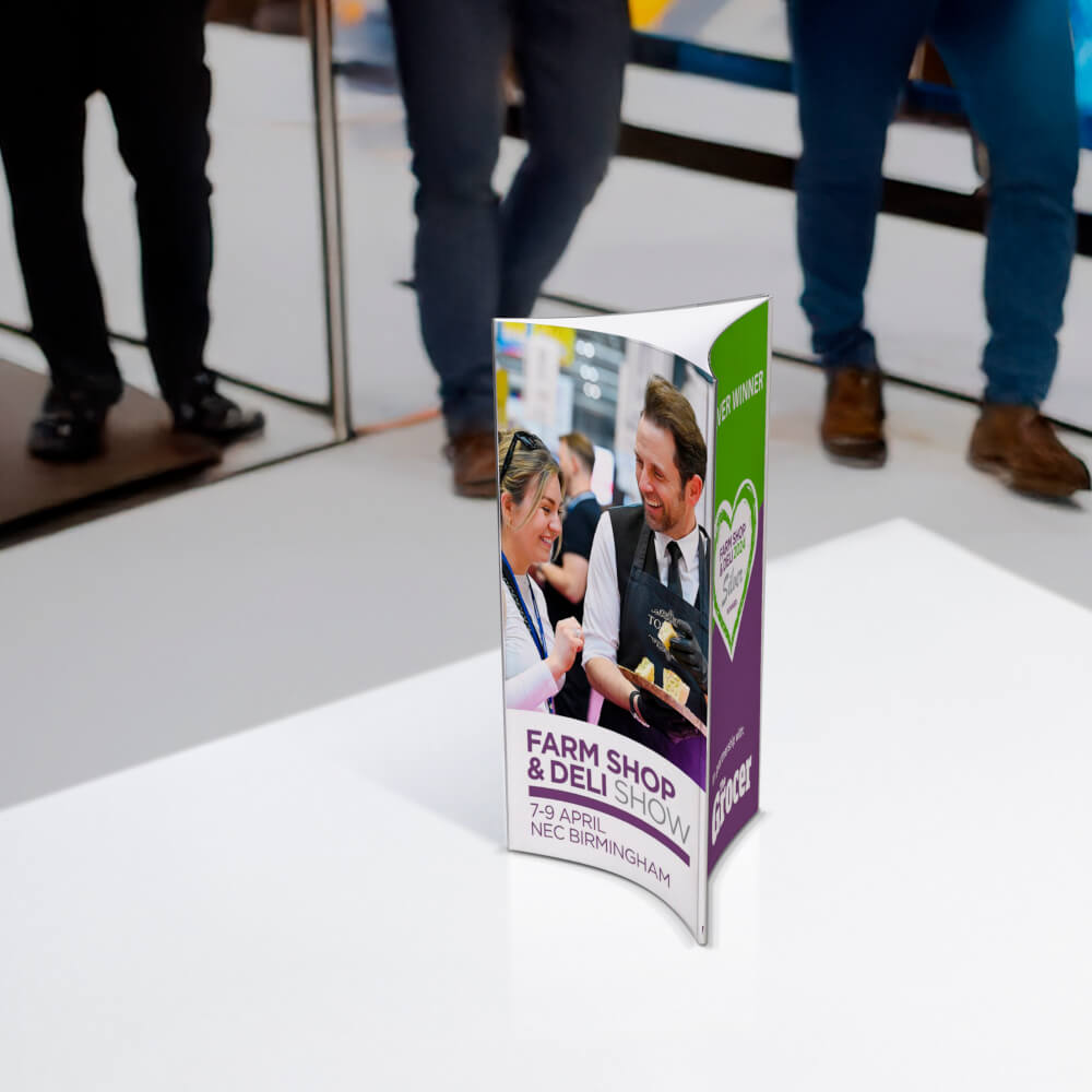 Flat pack sign holder for events