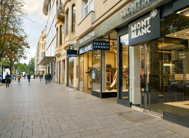 store location in retailing