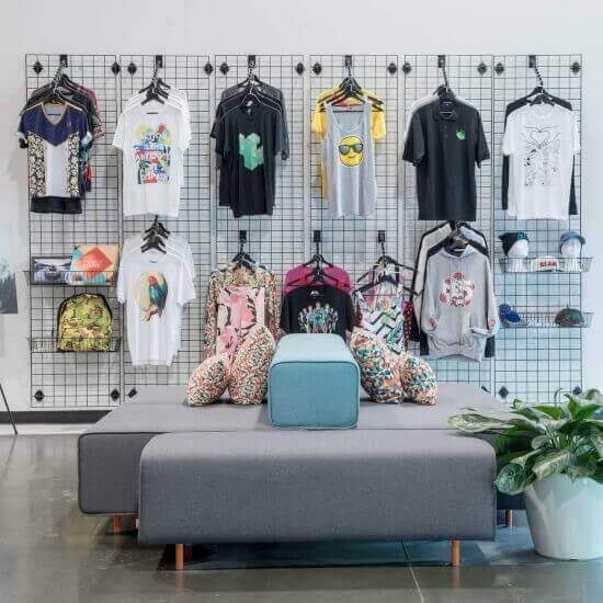 Gridwall retail wall display