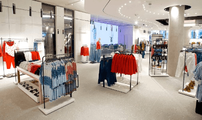 Clothing store equipment for space planning